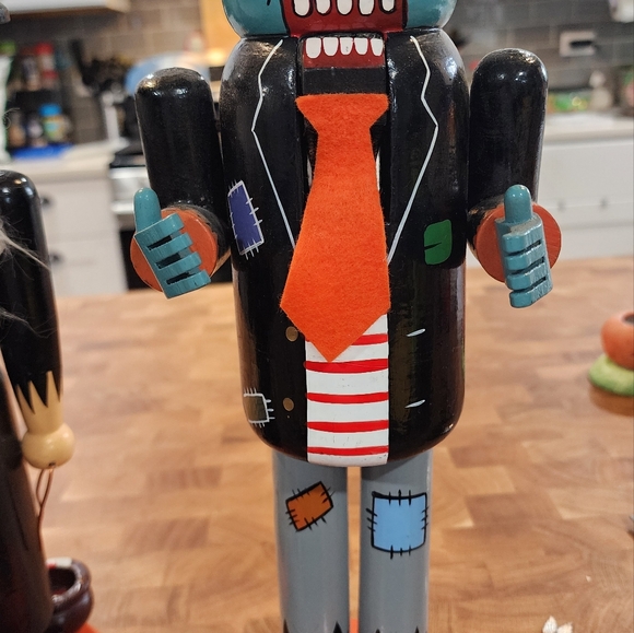 Halloween Nutcrackers - Picture 6 of 7